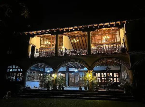VENTA CASA CUERNAVACA TABACHINES OFICINA VIGILANCIA ALBERCA