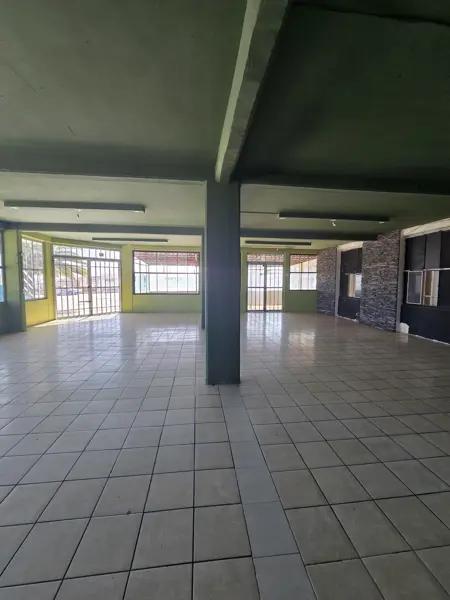 Renta de local sobre Colosio
