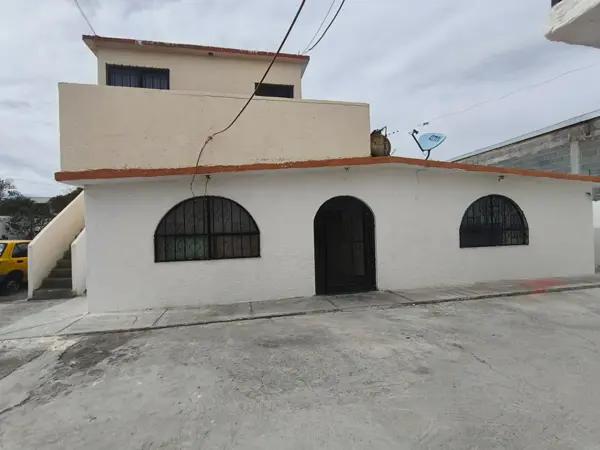 VENTA DE CASA CON LOCAL COMERCIAL VENTA DE CASA CON LOCAL COMERCIAL