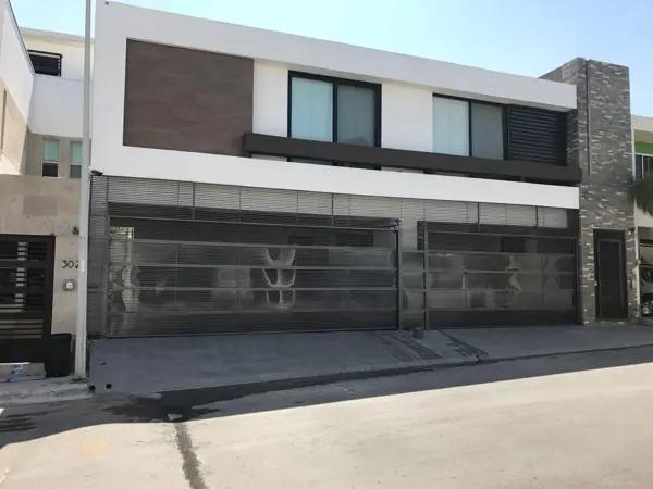 Casa en Venta en Cumbres Elite, Acabados de Lujo.