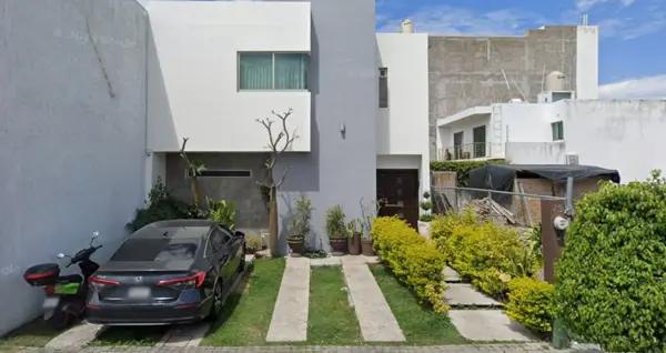 CASA EN VENTA EN NAYARABASTOS, TEPIC, NAYARIT.