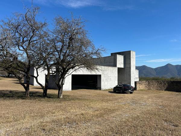 CASA EN VENTA EN EL BARRIAL