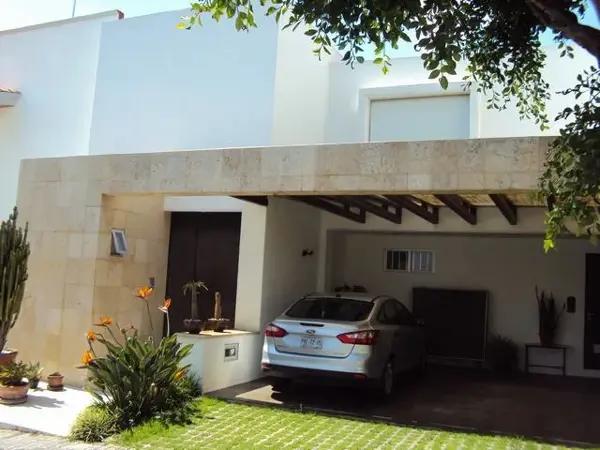 CASA EN RENTA CLUSTER 888 LOMAS DE ANGELOPOLIS