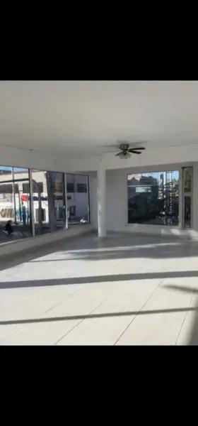 Oficina en planta alta