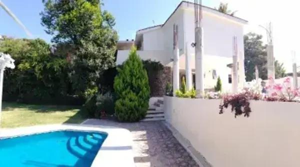 2 Casas, grande de 4 Rec y estudio, más casa de 2 rec 2 Casas, grande de 4 Rec y estudio, más casa de 2 rec