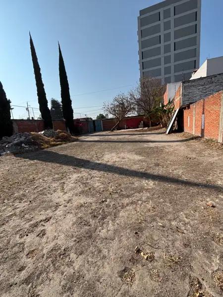 Venta terreno, uso de suelo mixto. Sobre Calzada Zavaleta