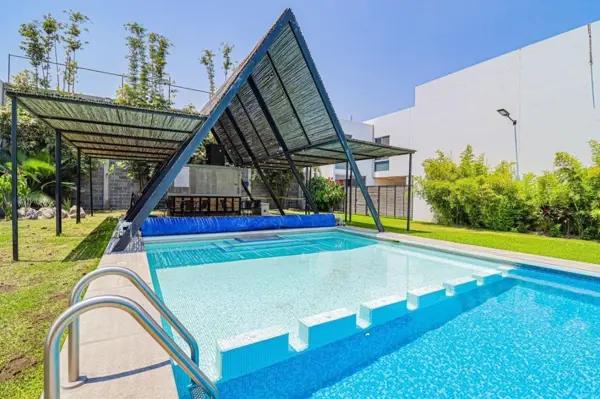 Amplia casa a 3 minutos de la desviación del Tec de Monterrey, sur de Cuernavaca