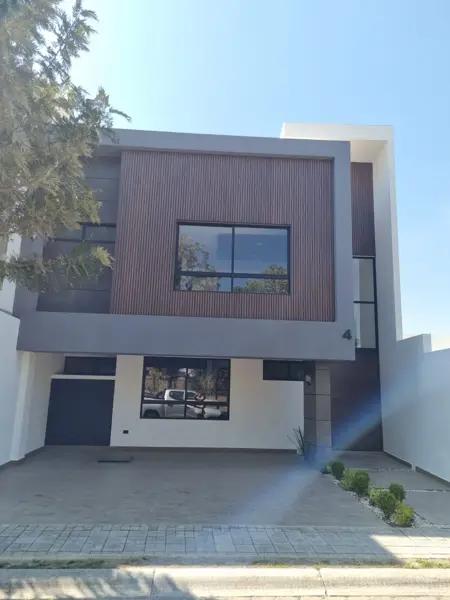 Casa en Venta en Lomas de Angelopolis 3, Excelente Opción con Acabados Premium