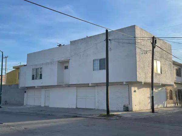 CASA CON LOCALES COMERCIALES EN VENTA COL. VILLA CALIFORNIA, TORREON, COAH.