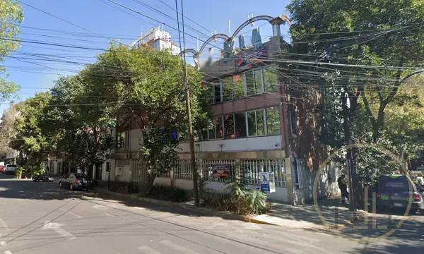 Edificio Comercial para Remodelar cerca del Ángel de la Independencia en Ciudad de México