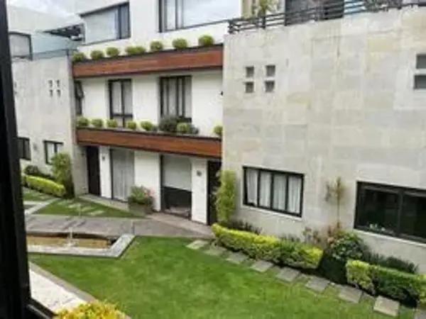 CASA EN CONDOMINIO EN VENTA EN DEL VALLE SUR CON TERRAZA