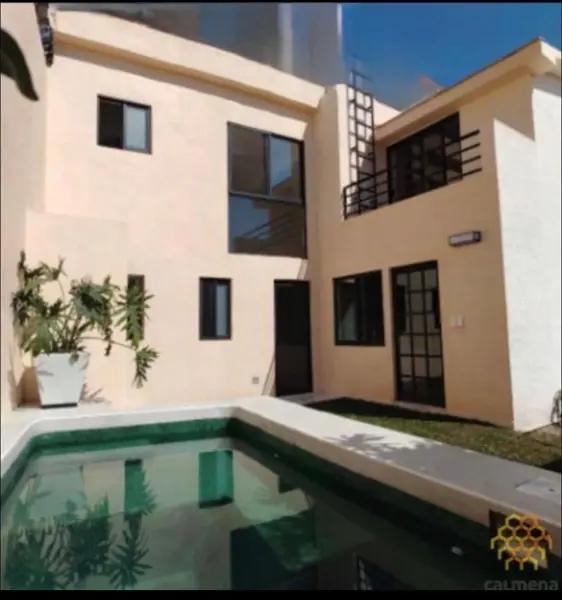 VENTA de Casa Con Amplia y moderna con recámara máster en planta baja