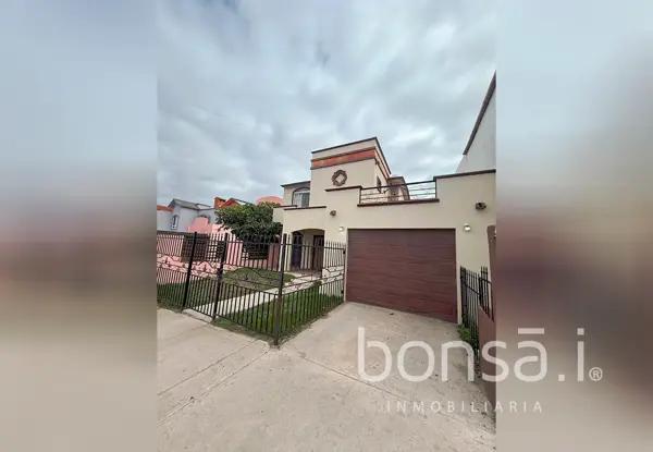 Agradable casa en RENTA, ubicada en Loma Dorada
