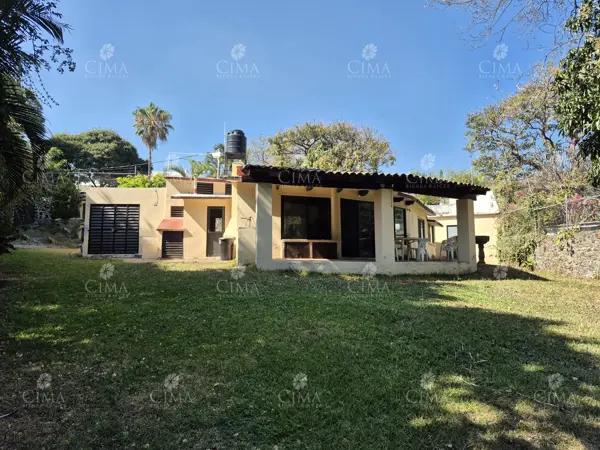 Casa en venta en Lomas de Atzingo, Cuernavaca, Morelos Casa en venta en Lomas de Atzingo, Cuernavaca, Morelos