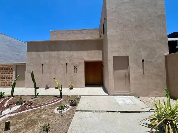 Casa moderna junto al río en fraccionamiento privado