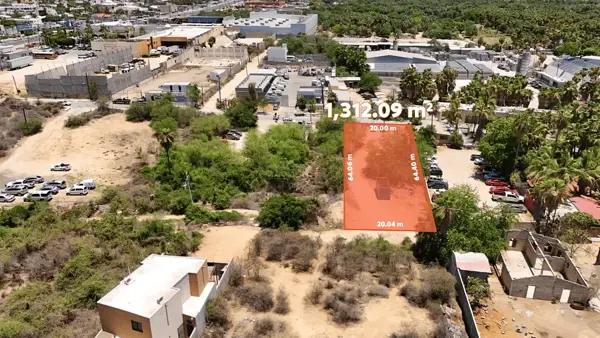 Terreno en Venta en San José del Cabo en Colonia de Crecimiento Constante y Zona Consolidada