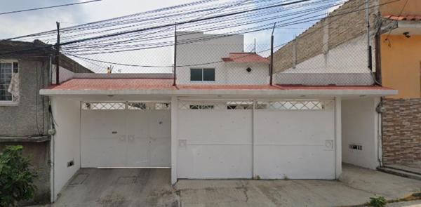Casa en venta en San Mateo Tecoloapan Tlalnepantla Estado  de México FLL