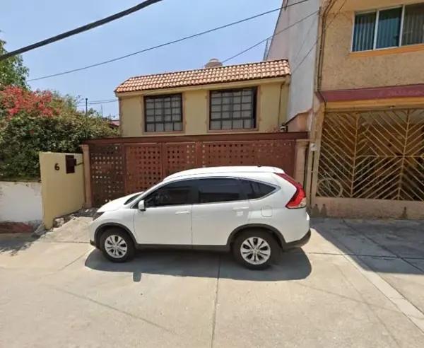 Residencia con Espacios Únicos en el Corazón de Cd. Satélite