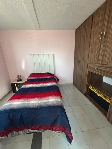 Renta habiatción amueblada con baño y estufa. San Pedro Cholula.