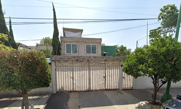 Casa en Venta en Banjidal Iztapalapa CDMX FLL