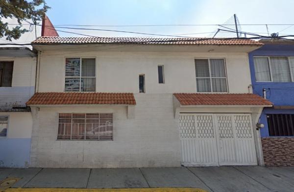 Casa en Venta en Cerro de la Estrella Iztapalapa CDMX FLL