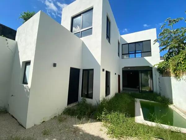 CASA REMODELADA EN RENTA EN SANTIAGO, MERIDA, YUCATAN