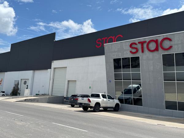 Bodega de 1,650 m2 en el Parque PYME con 10 Kvas de energía! Bodega de 1,650 m2 en el Parque PYME con 10 Kvas de energía!