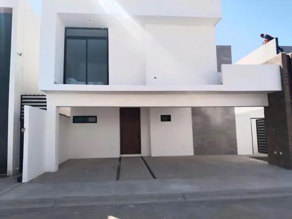 Casa en Venta en Villas del Renacimiento, Torreón - Moderna y Espaciosa Casa en Venta en Villas del Renacimiento, Torreón - Moderna y Espaciosa