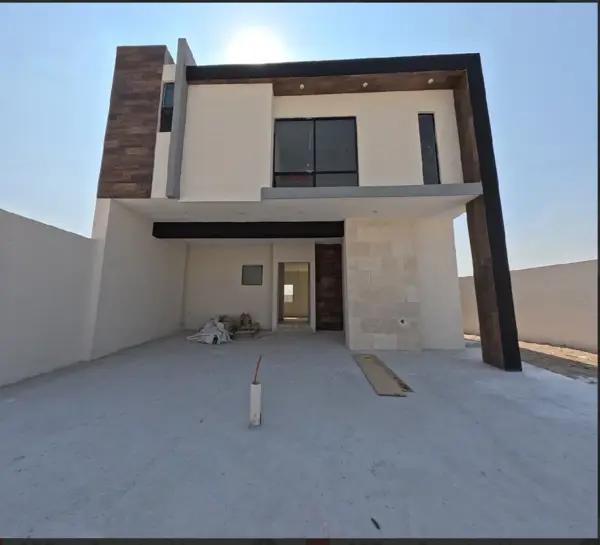 HERMOSA RESIDENCIA EN ALTAVISTA RESIDENCIAL