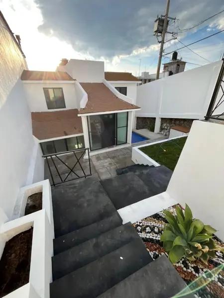 Casa TOTALMENTE REMODELADA en Alta Vista.