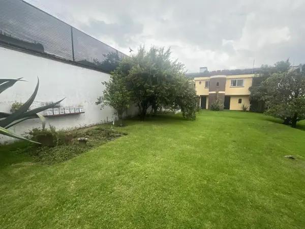 Venta de Terreno en San Juan Ixtacala con Uso de Suelo Mixto 1331 m²
