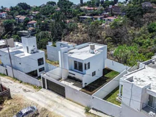 CASA ADJUDICADA EN LOMAS DEL PINAR, LOMAS DE TZOMPANTLE, TETELA DEL MONTE, CUERNAVACA