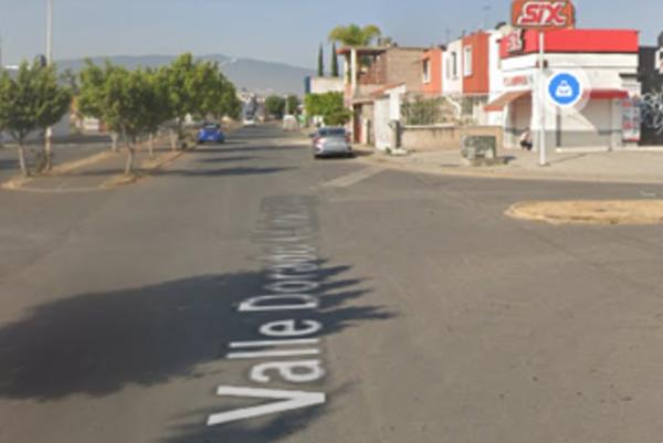 CASA DE REMATE BANCARIO EL CIRCUITO VALLE DEL VERANO, COL. VALLE DORADO, TLAJOMULCO DE ZUÑIGA