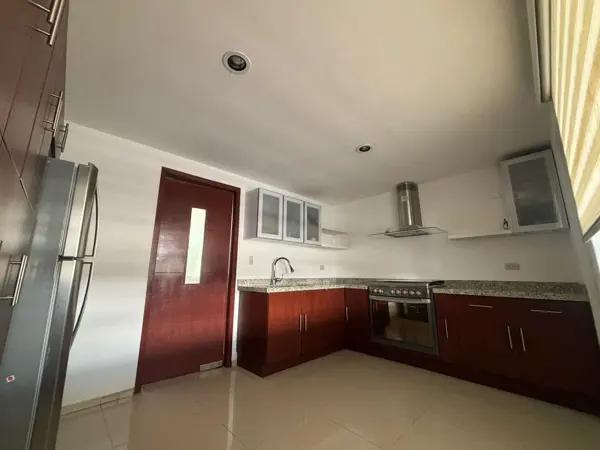 RESIDENCIA DE USO  EN VENTA UBICADA EN FRACCIONAMIENTO DE EXCELENTE CONECTIVIDAD Y ALTA PLUSVALIA