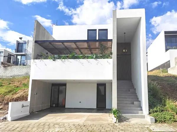 CASA EN VENTA EN PARQUE ALCUMBRE, LOMAS DE ANGELÓPOLIS III.