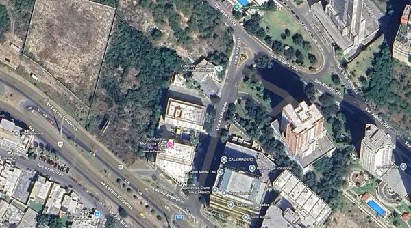 Terreno en renta en Valle Oriente, enfrente de Plaza San Agustin Terreno en renta en Valle Oriente, enfrente de Plaza San Agustin
