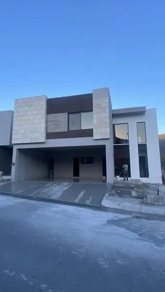 CASA EN VENTA ZONA LAS MISIONES SECTOR MANDALAS SANTIAGO NUEVO LEON
