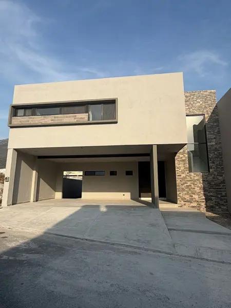CASA EN VENTA ZONA LAS MISIONES SECTOR MANDALAS SANTIAGO NUEVO LEON