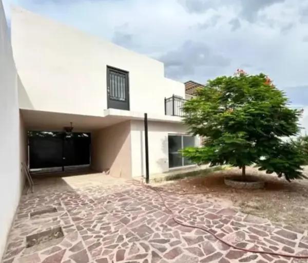 Casa en Venta en Magisterio Iberoamericana, Torreón – Espaciosa y Bien Ubicada