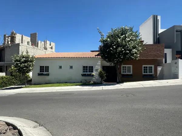 Casa de una planta en Zibatá, El Marqués con acceso a Club House