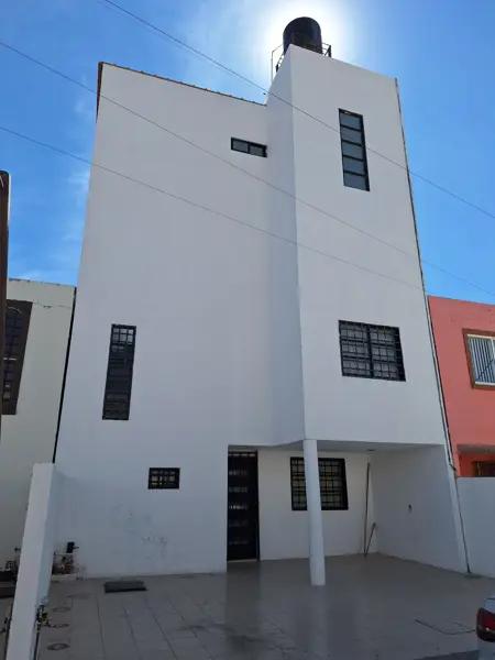 Casa en venta en Pachuquilla con salón de entretenimiento Casa en venta en Pachuquilla con salón de entretenimiento