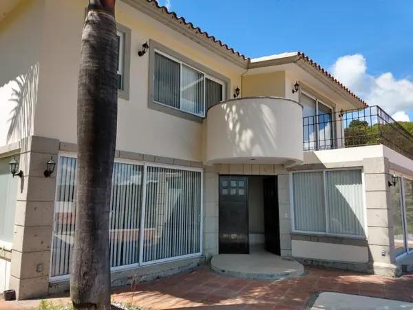 CASA EN VENTA FRACCIONAMIENTO GRAN RESERVA, IXTAPAN DE LA SAL CASA EN VENTA FRACCIONAMIENTO GRAN RESERVA, IXTAPAN DE LA SAL