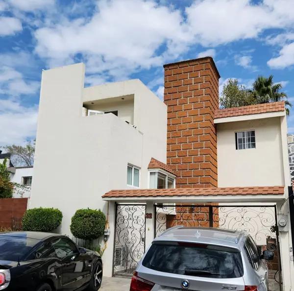 CASA EN VENTA, LOMAS VERDES IV SECCION