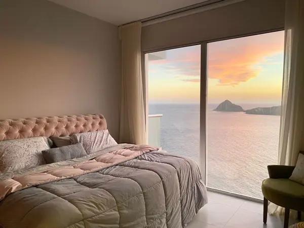 Moderno Departamento en Venta con Vista al Mar en Zona Dorada, Mazatlán