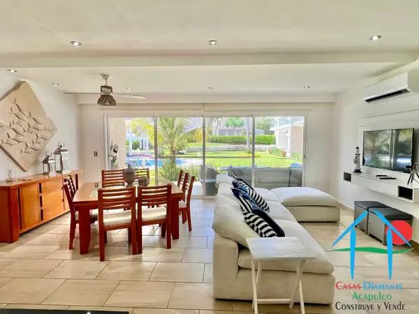 Depa con 3 recámaras, terraza con salida al jardín y jacuzzi privado