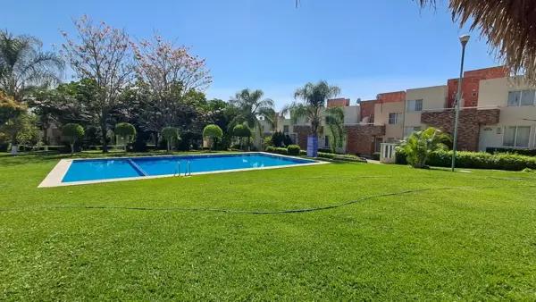Se vende casa en Colinas de Xochitepec, Clúster 7 Loma Dorada