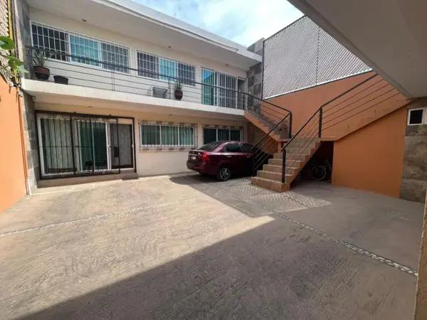 Departamento con terraza panorámicaa unos pasos de Plan de ayala