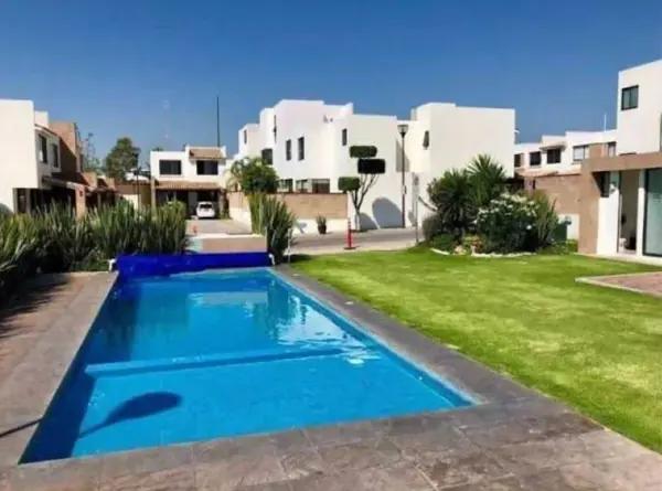 CASA  EN VENTA DE RECUPERACION BANCARIA , MUY BIEN UBICADA  EN PUEBLA.