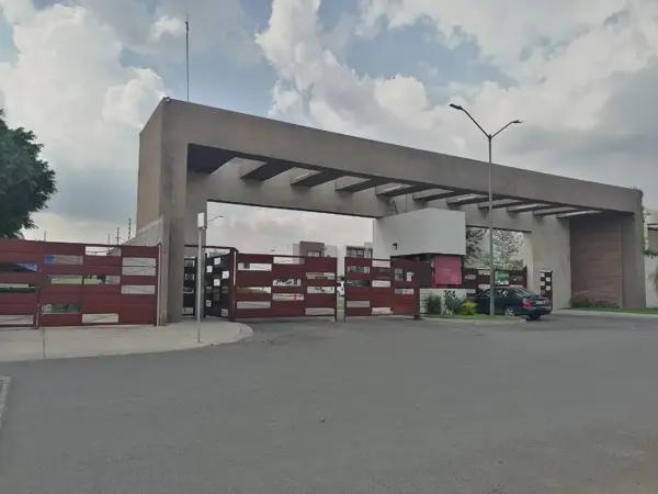 Casa en Remate en Alteza Residencial, Celaya MM8011