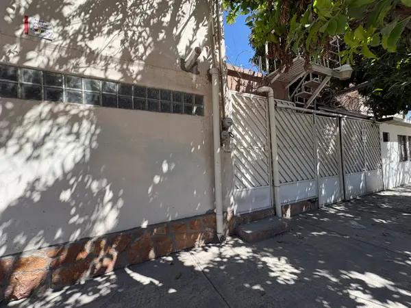 Invierte en casa de 1 Planta en el Centro Gomez Palacio enfoque con Plusvalía potencial comercial
